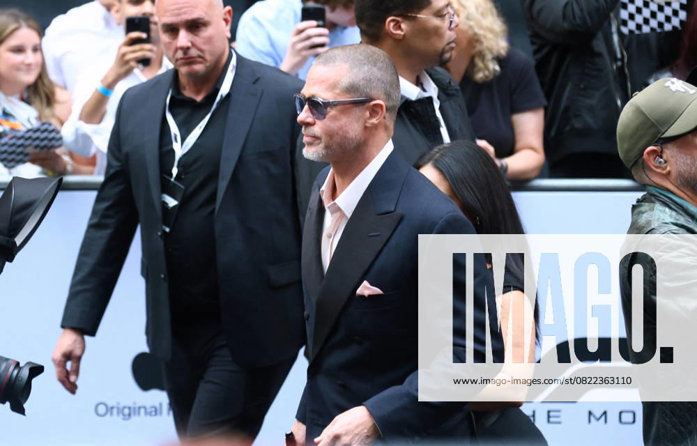 F1 World Premiere - Arrival - Brad Pitt Actor Brad Pitt arrives at the F1 movie world premiere in Times Square, New York on June 16, 2025. Photo by Charles Guerin ABACAPRESS.COM New York City NY United Arab Emirates
