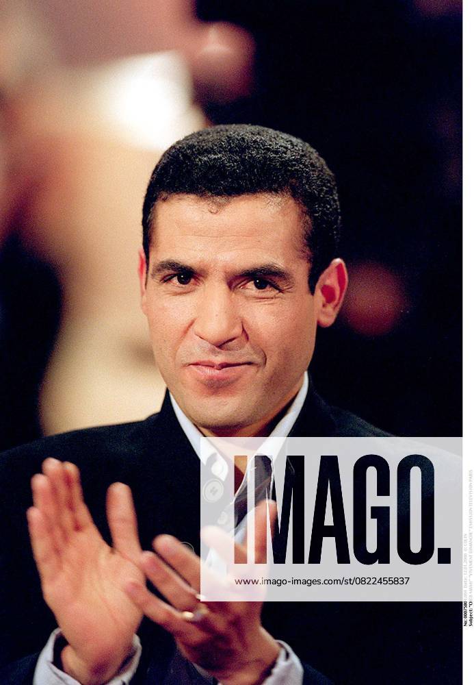 Info Cheb Mami und die Gesellschaft d Ausgabe EMI Verurteilte auf 200 000 Euro für Plagiat CHEB MAMI VIVEMENT Sonntag EMISSION TELEVISION Paris Plan AMERIKANISCH Frankreich