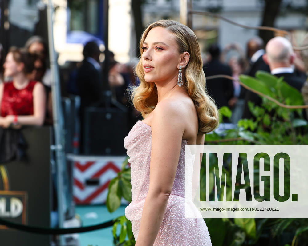 Celebrities attend the World Premiere of Jurassic World Rebirth at the Odeon Luxe, Leicester Square in London Featuring: Scarlett Johannson Where: London, United Kingdom When: 17 Jun 2025 Credit: John Rainford Cover Images . NOT FOR USE BY NEWSPAPERS BASED IN THE UK.