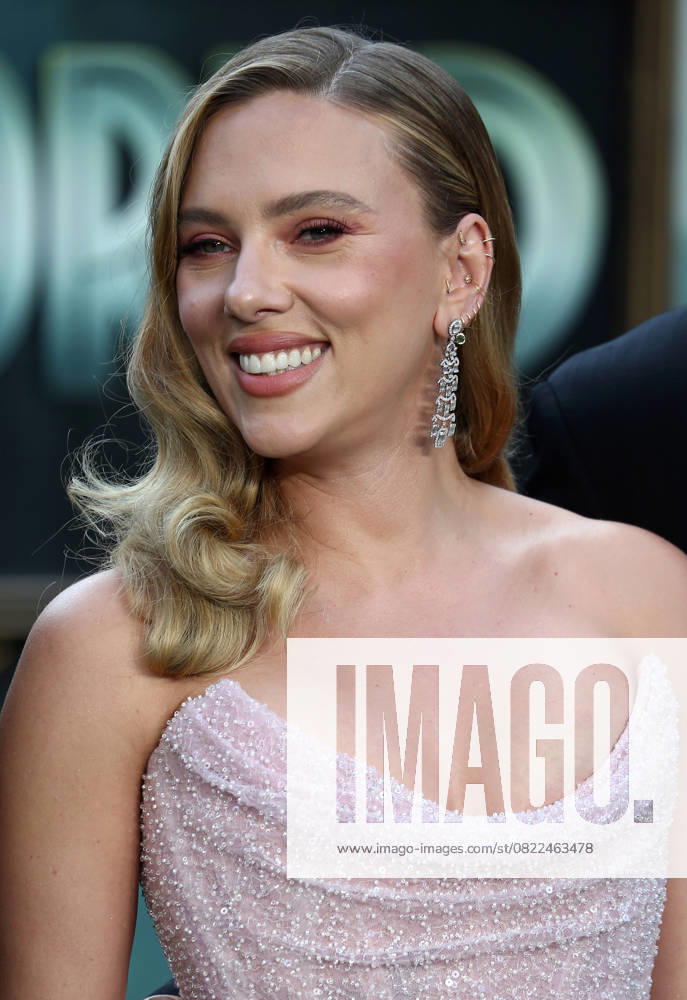 The Jurassic World Rebirth World Premiere in London, UK - 17 Jun 2025 Scarlett Johansson attends the Jurassic World Rebirth World Premiere at the Odeon Luxe Leicester Square. London United Kingdom