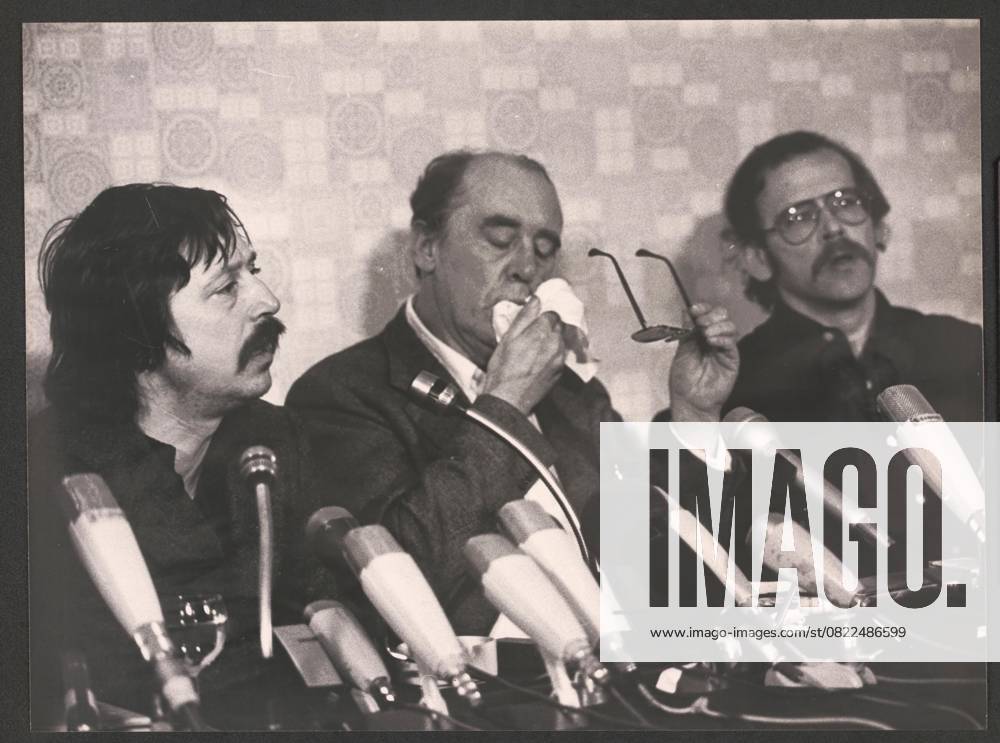 Cologne Wolf Biermann Cologne Songwriter Wolf Biermann, Writer Heinrich Böll and Journalist Günter Wallraff V l n r at a Press conference on 19 November 1976, Three Days to Wolf Beer u0026 39;s Expatriation Cologne Germany