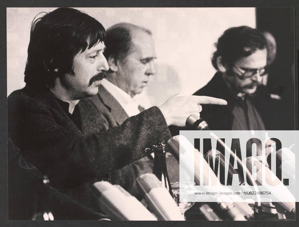 Cologne Wolf Biermann Cologne Songwriter Wolf Biermann, Writer Heinrich Böll and Journalist Günter Wallraff V l n r at a Press conference on 19 November 1976, Three Days to Wolf Beer u0026 39;s Expatriation Cologne Germany