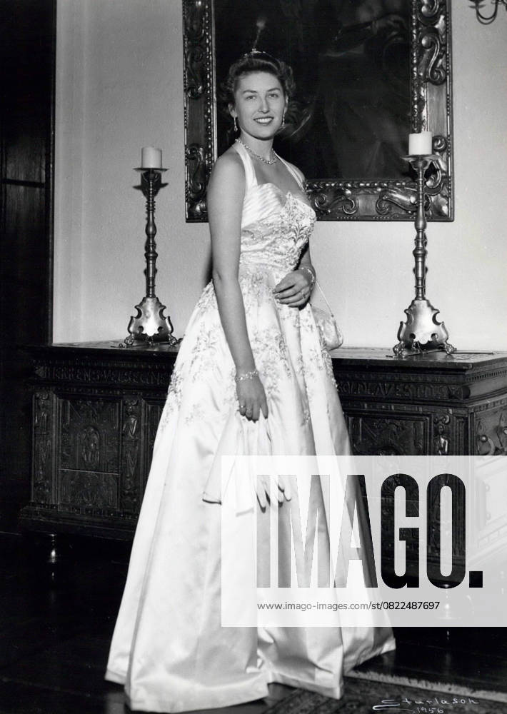 Heirs Heiress Members of Royal Family Celebrities 2 May 1956 Oslo, 2 May 1956 it were New pictures from their Royal Highness Princess Astrid from Norway in Skaugum , the Residence their Royal Highness Crown Prince Olav, included