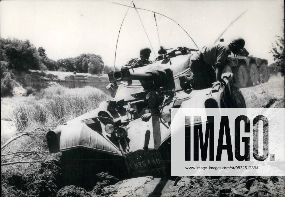 Africa Egypt 8 August 1956 Algeria Roads for Armoured car the Photo shows a Armored car, the at the from Army Bulldozers open Street at Area Bou HAMAMA progresses