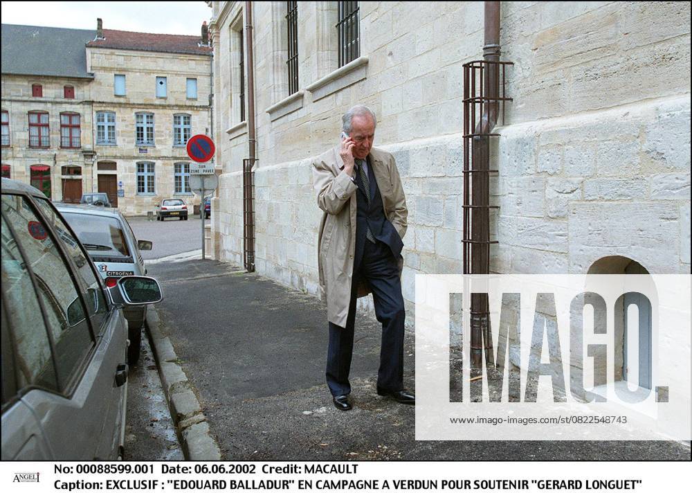 EXKLUSIV EDOUARD BALLADUR IN Kampagne A VERDUN für stützen GERARD LONGUET voll Fuß