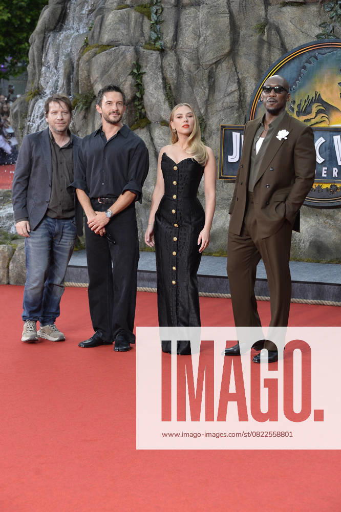 Gareth Edwards director , Jonathan Bailey, Scarlett Johansson and Mahershala Ali at the premiere of JURASSIC WORLD THE REBIRTH at the ZOO Palast in Berlin on 18 06 2025