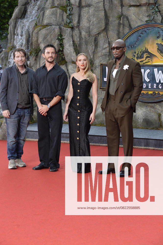 Gareth Edwards director , Jonathan Bailey, Scarlett Johansson and Mahershala Ali at the premiere of JURASSIC WORLD THE REBIRTH at the ZOO Palast in Berlin on 18 06 2025