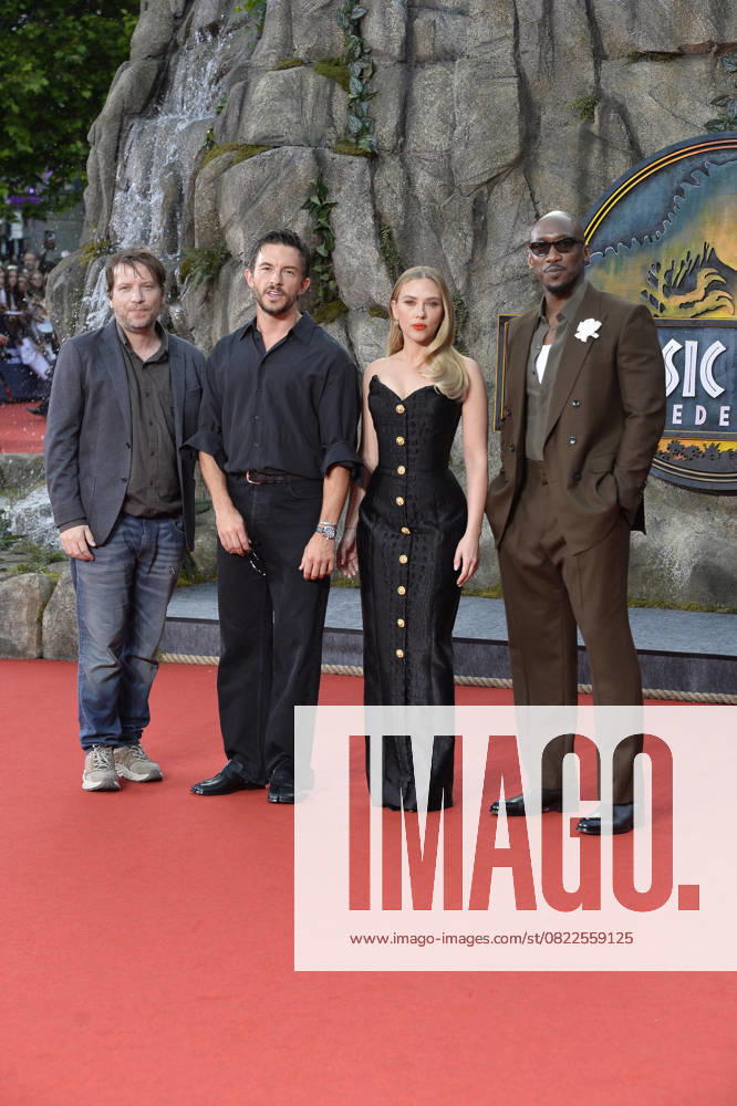 Gareth Edwards director , Jonathan Bailey, Scarlett Johansson and Mahershala Ali at the premiere of JURASSIC WORLD THE REBIRTH at the ZOO Palast in Berlin on 18 06 2025