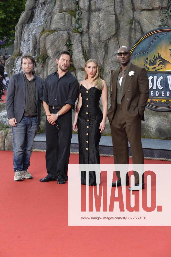 Gareth Edwards director , Jonathan Bailey, Scarlett Johansson and Mahershala Ali at the premiere of JURASSIC WORLD THE REBIRTH at the ZOO Palast in Berlin on 18 06 2025