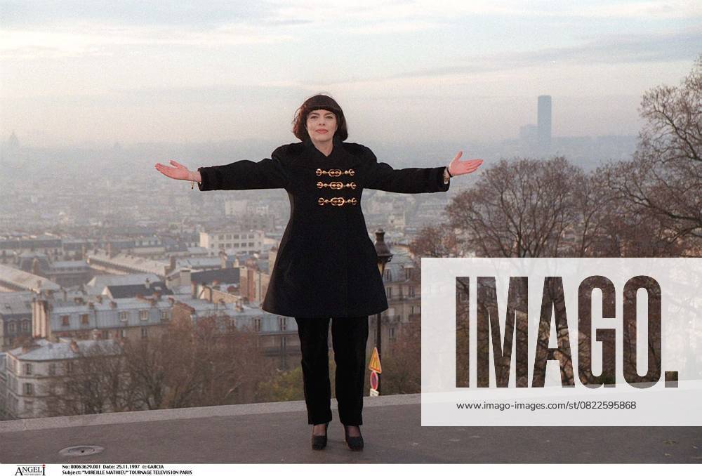 MIREILLE MATHIEU TOURNING TELEVISION Paris voll Fuß