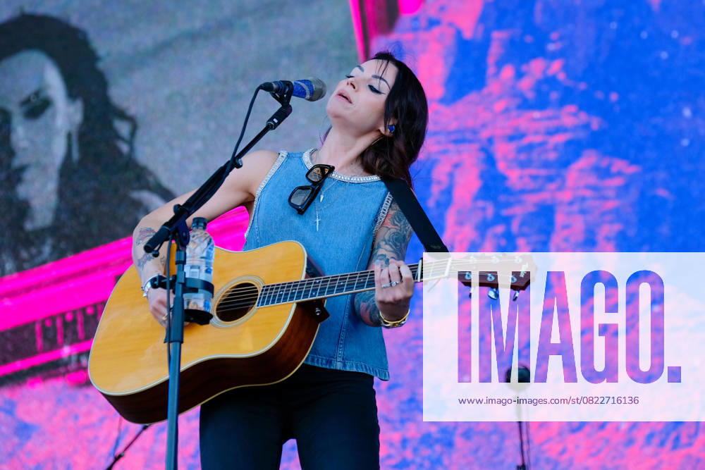 Scottish singer songwriter Amy Elizabeth Macdonald, performing live on stage at the Isle of Wight Festival. Newport United Kingdom - ZUMAs197 20250620_aaa_s197_123