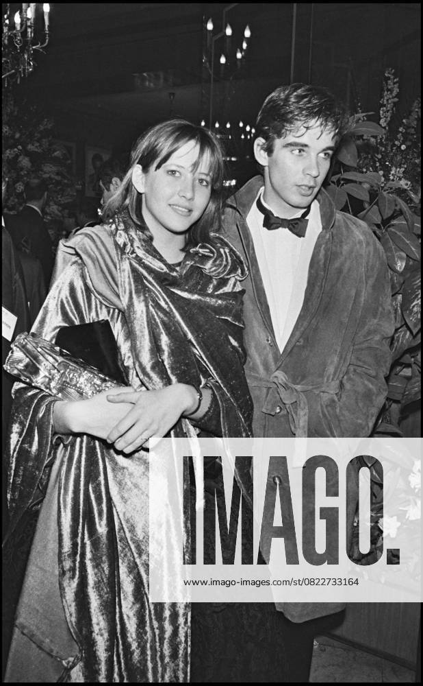 Archiv SOPHIE MARCEAU und PHILIPPE COSSO A DIE ABENDFEIER DES CESAR, SOPHIE MARCEAU CESAR VON beste Hoffnung FEMININ für DIE BOUM 2 IN 1983 Paris Frankreich