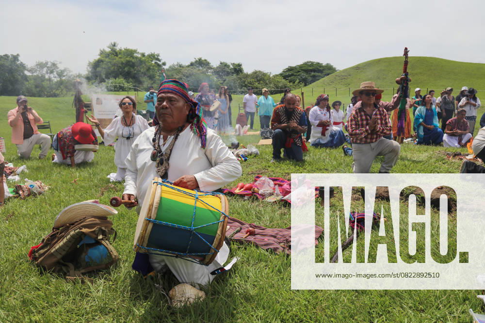 Summer Solstice Celebration in El Salvador LA LIBERTAD, EL SALVADOR - JUNE 22: Indigenous leaders leading people with drum music and incense during a Mayan ceremony to celebrate the Summer Solstice at the San Andres Archaeological Site, in La Libertad, El Salvador on June 22, 2025. According to specialists, the Earth has a solstice every six months due to the planet s tilt. This solstice marks the scientific beginning of summer and the longest day of the year north of the equator. Alex Pena Anadolu La Libertad El Salvador. Editorial use only. Please get in touch for any other usage.