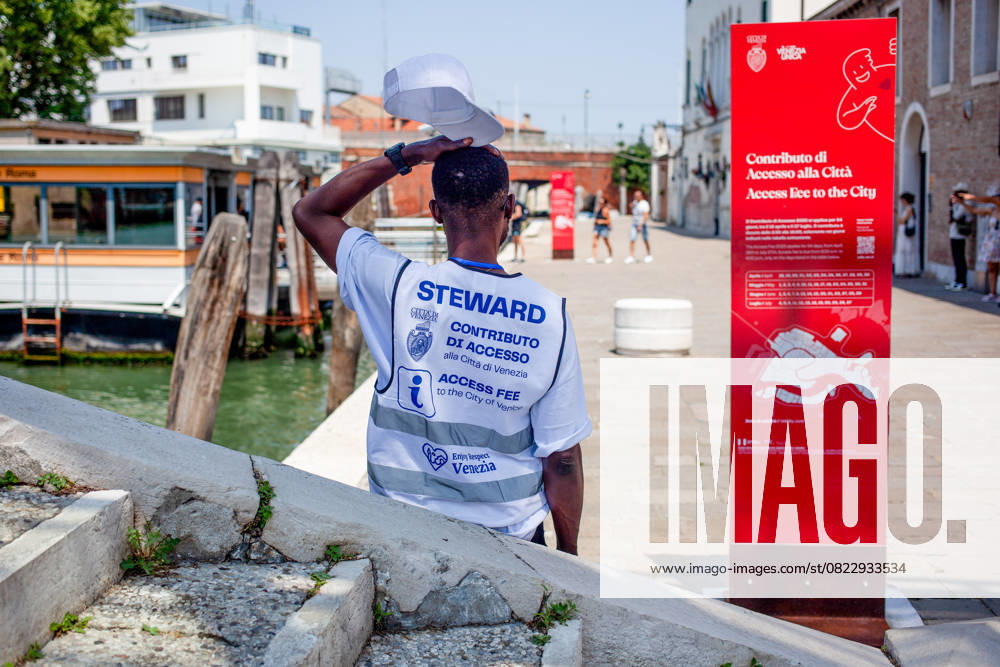 Italy, Veneto, Venice 23 06 2025, Italy, ITA, Veneto, Venice, in the picture Venice, city views, tourism, entrance, fees, cash desk, Stewart, Contributo di Accesso alla Città di Venezia, Access Fee, to the City of Venice, Feature, Symbolic image, Creative, Creative Veneto Italien, Venedig, Eintritt, 23.06.2025-23