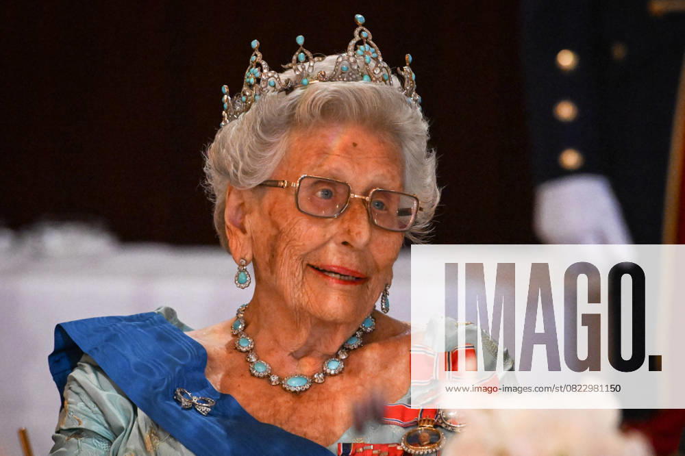 Prinzessin Astrid von Norwegen ist tot President Macron s Official Visit To Norway - Gala Dinner Princess Astrid during the gala dinner at the Royal Palace in Oslo on June 23, 2025, as part of the presidential state visit to Norway. Photo by Abdullah Firas ABACAPRESS.COM Oslo Norway