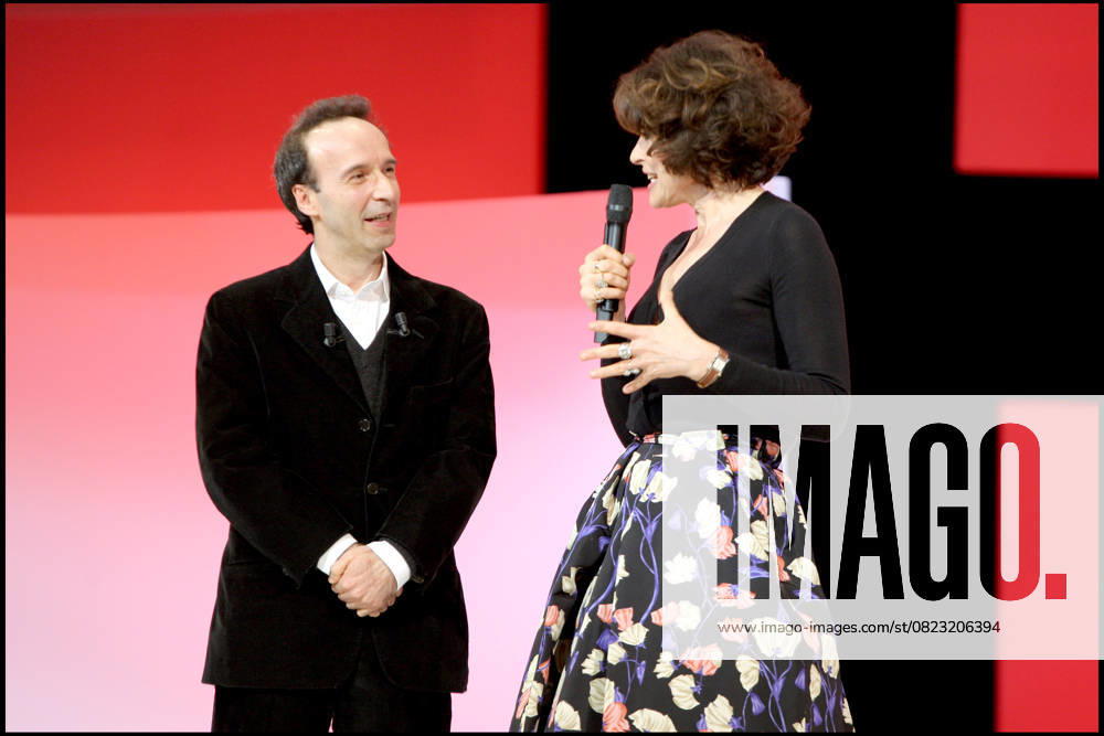 ROBERTO BENIGNI WHO RECEIVED A CESAR DHONNEUR FOR HIS ENTIRE CAREER AND FANNY ARDANT 33 EME CEREMONIE DES CESAR 2008 AU THEATRE DU CHATELET 33 RD FRENCH CESAR AWARDS CEREMONY IN PARIS PARIS France