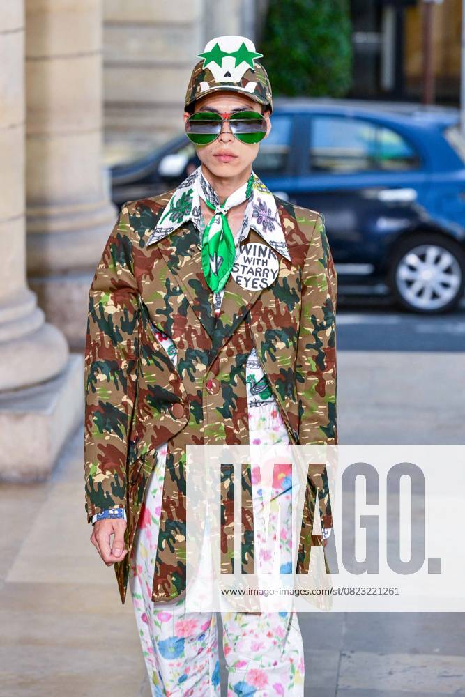 Entertainment Themen der Woche KW26 Bilder des Jahres 2025, Entertainment 06 Juni PFW - Walter Van Beirendonck Runway A model walks the runway during the Walter Van Beirendonck Menswear Spring Summer 2026 show as part of Paris Fashion Week on June 25, 2025 in Paris, France. Photo by Shootpix ABACAPRESS.COM Paris France