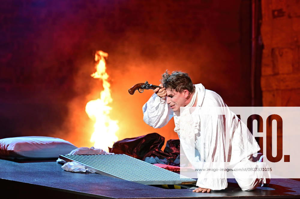 The Robbers actor David Jakobs during the photo rehearsal for the production The Robbers as part of the Bad Hersfeld Festival on 26 06 2025 in the Bad Hersfeld Abbey Ruins 20250626MWI051000