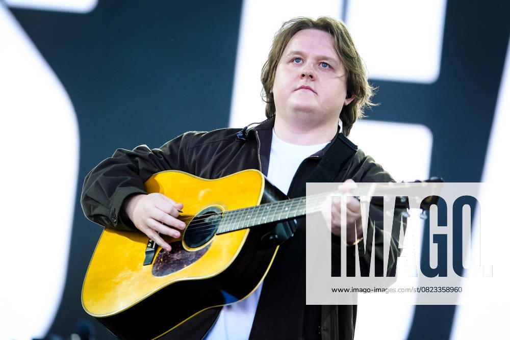 Glastonbury Festival 2025, Worthy Farm, Pilton, UK Lewis Capaldi performs on the Pyramid Stage during the Glastonbury Festival 2025 at Worthy Farm, Pilton, UK on 27 June 2025. Picture, Credit:Julie Edwards Avalon