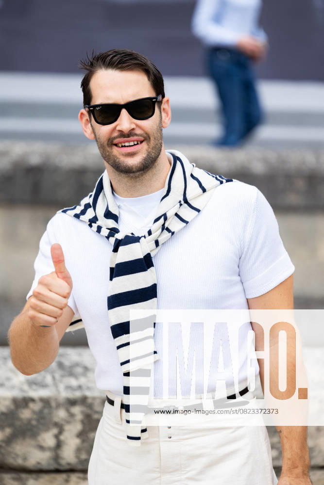 Arrivals at the DIOR Menswear Spring Summer 2026 show as part of Paris Fashion Week at the Hôtel National des Invalides, Place Vauban Simon Porte Jacquemus Arrivals at the DIOR Menswear Spring Summer 2026 show as part of Paris Fashion Week at the Hôtel National des Invalides, Place Vauban, Paris, France, June 27, 2025 Thibault Duboucher Bestimage Celebs attends the Dior Homme Menswear Spring Summer 2026 show as part of Paris Fashion Week on June 27, 2025 in Paris, France
