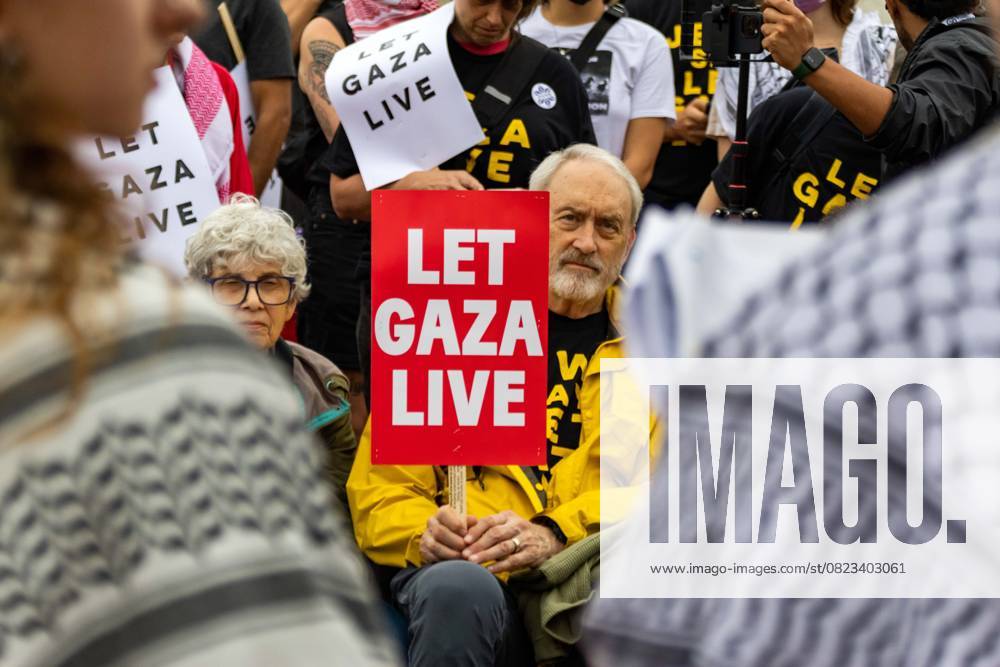 Stop Starving Gaza: Anti-zionist rally and Shabbat service to protest the genocide in Gaza. Washington USA - ZUMAk181 20250627_znp_k181_010