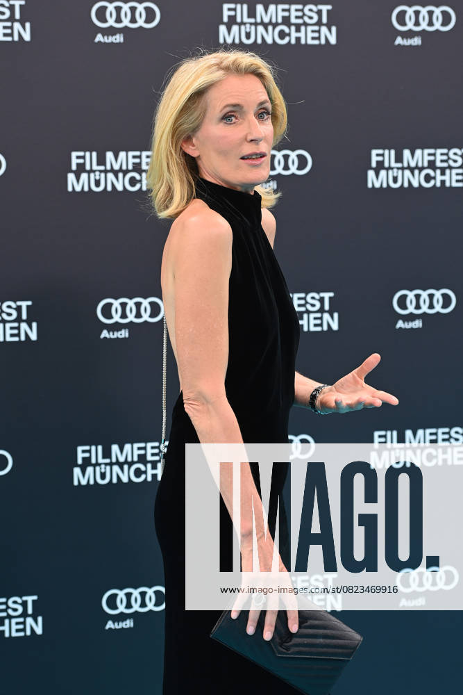 Maria FURTWAENGLER actress , single picture,cropped single motif,half figure,half figure red carpet,red carpet,opening 42 Filmfest Munich on 28 06 2024 Gasteig HP8