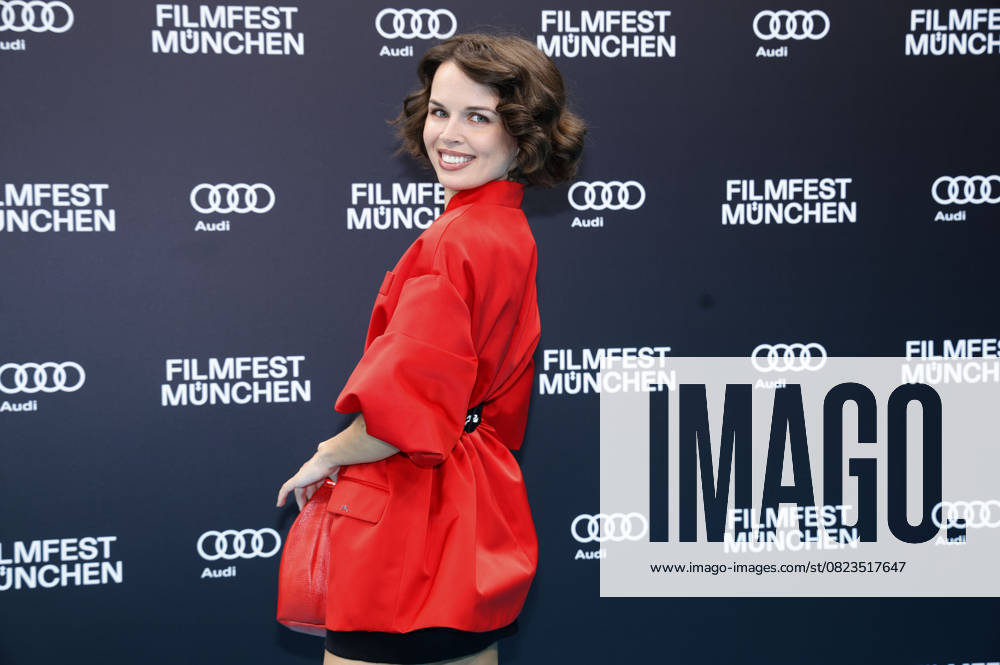 Darya Birnstiel at the festival opening with the premiere of the feature film The Ballad of Wallis Island at the 42 Filmfest München 2025 at Gasteig HP8 Munich, 28 06 2025 Foto:xD.xBedrosianx xFuturexImagex ffm_opening_5221