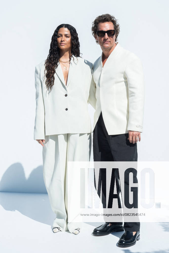 PFW Jacquemus Photocall Camilla Alves and Matthew McConaughey attending the Jacquemus Menswear Spring Summer 2026 show as part of Paris Fashion Week in Paris, France on June 29, 2025. Photo by Aurore Marechal ABACAPRESS.COM Paris France