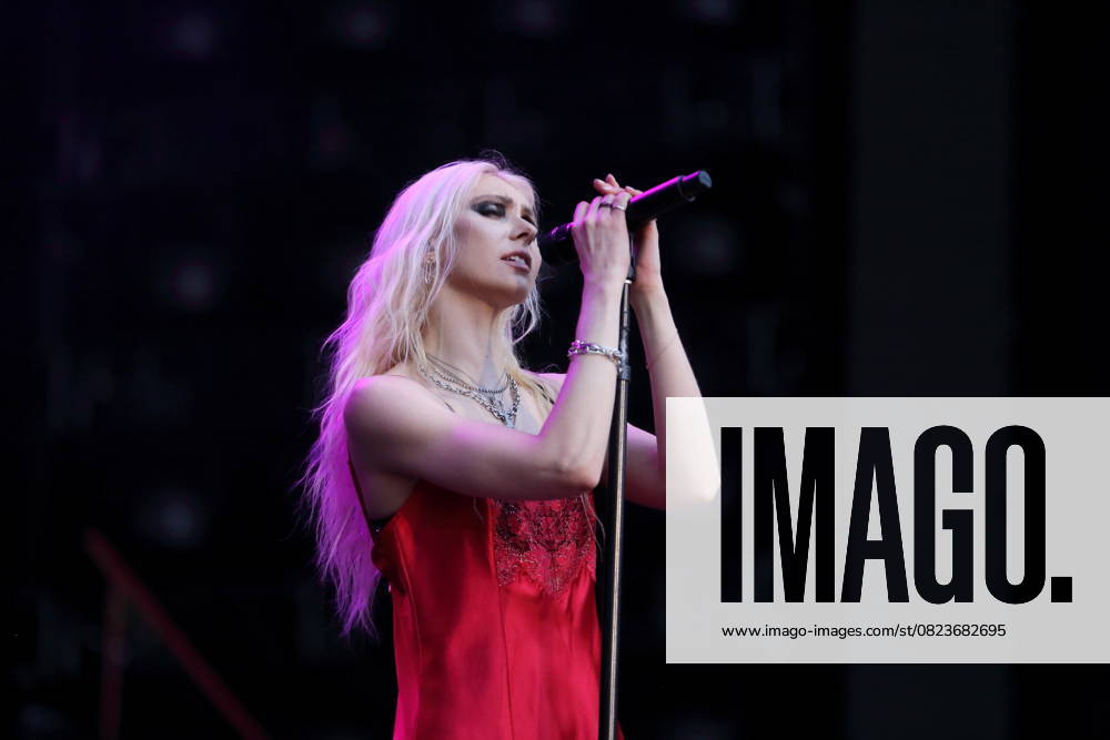 Taylor Momsen from the band The Pretty Reckless at a concert as support for AC DC at the Olympiastadion in Berlin, June 30, 2025 The Pretty Reckless concert Berlin