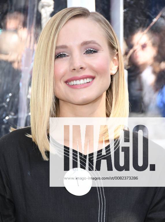 Hollywood, California - Kristen Bell. IMAX Original Film Pandas Los Angeles Premiere held at IMAX TCL Theatre. Photo Credit: Birdie Thompson AdMedia 225038 2018-03-17 CA Hollywood Etats-Unis