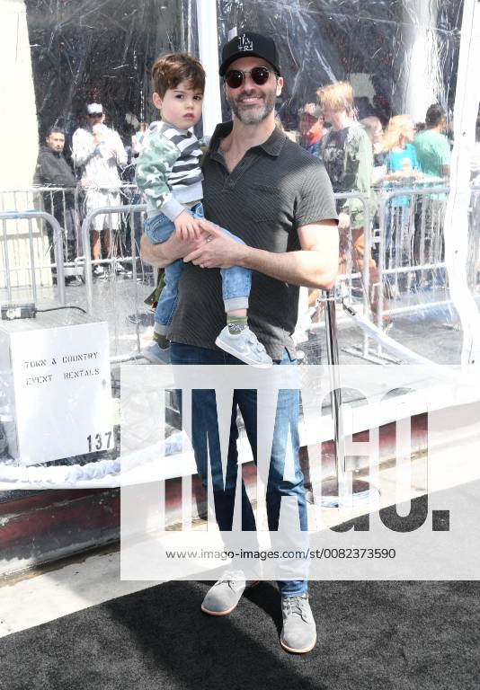 Hollywood, CA, U.S. - 17 March 2018 - Hollywood, California - Reid Scott. IMAX Original Film Pandas Los Angeles Premiere held at IMAX TCL Theatre. Photo Credit: AdMedia Hollywood U.S. - ZUMAa123 20180317_zaa_a123_065