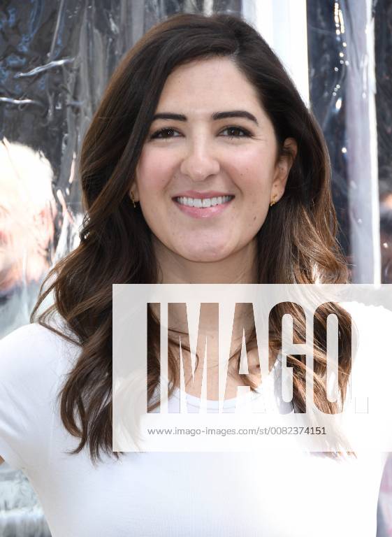 Hollywood, CA, U.S. - 17 March 2018 - Hollywood, California - D Arcy Carden. IMAX Original Film Pandas Los Angeles Premiere held at IMAX TCL Theatre. Photo Credit: AdMedia Hollywood U.S. - ZUMAa123 20180317_zaa_a123_030