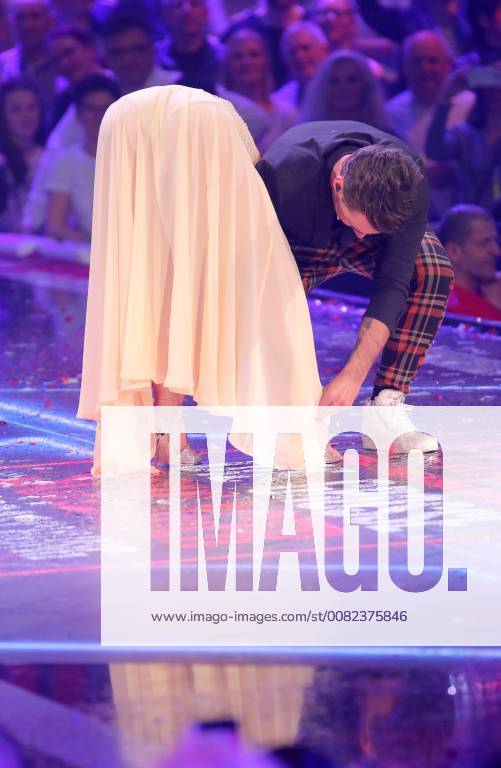 Helene Fischer Florian Silbereisen at the live show Heimlich The big Schlager surprise in hall 12 of the Bavaria Studios Bavaria Filmplatz Munich Date 17 03 2018 The big Schlager surprise