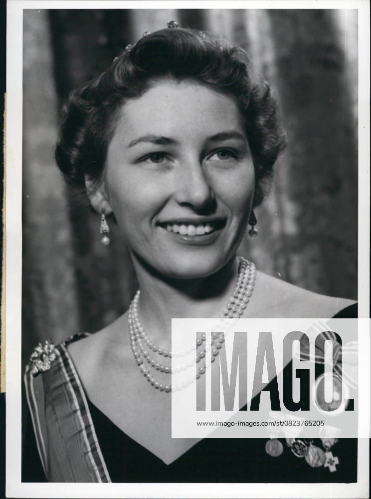 Heirs Heiress Members of Royal Family Celebrities 1958 – their Royal Highness Princess Astrid from Norway 25 Years on 12 February 1958 the Photo shows the First Picture from Princess Astrid to the Death their Grandfather King Haakon VII