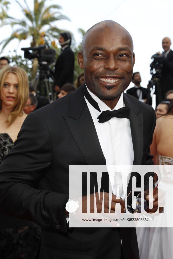JIMMY JEAN LOUIS MONTEE DES MARCHES DU FILM LAWLESS LORS DU 65EME FESTIVAL DU FILM DE CANNES LE 19 MAI 2012 RED CARPET FOR THE FILM LAWLESS DURING THE 65TH CANNES FILM FESTIVAL, ON MAY 19TH 2012 CANNES France