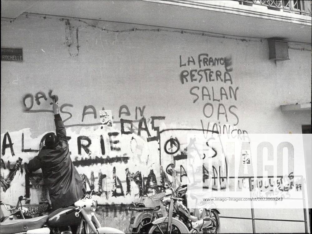 Africa Egypt 4 March 1962 – at Violence to the Announcement one Ceasefire in Algeria to prevent, were key Security measures taken you Sponsorship also a psychological Campaign, at also Intellectuals Rebellion to tame here is a Picture from someone, the the Inscriptions to a Wall deletes