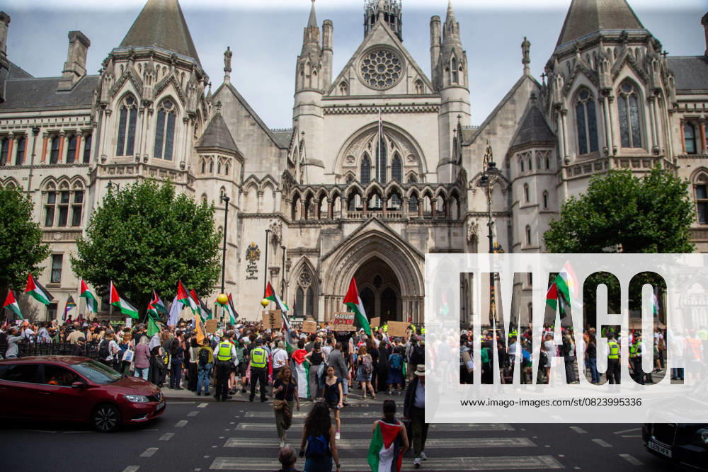 KW27 We Are All Palestine Action protest in London LONDON, UNITED KINGDOM - JULY 4: Pro-Palestinian activists stage a solidarity protest outside Royal Courts of Justice as co-founder of Palestine Action Huda Ammori takes Home Secretary to High Court over proscription of the group as terror organization in London, United Kingdom on July 4, 2025. Ammori is seeking to block the proscription coming into effect. Palestine action was banned after 4 members broke into a military airbase and sprayed red paint over airplanes. Tayfun Salci Anadolu London United Kingdom. Editorial use only. Please get in touch for any other usage.