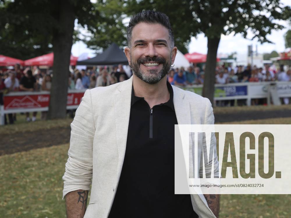 US-amerikanischer Popsänger Marc Terenzi zu Besuch auf der Galopprennbahn Magdeburg-Herrenkrug am 13.07.2024, Magdeburg, DE US pop singer Marc Terenzi to visit the Magdeburg-Herrenkrug racecourse on 13 July 2024, Magdeburg, DE