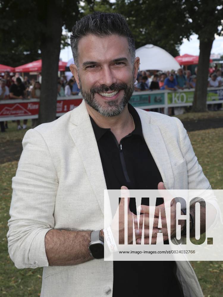 US-amerikanischer Popsänger Marc Terenzi zu Besuch auf der Galopprennbahn Magdeburg-Herrenkrug am 13.07.2024, Magdeburg, DE US pop singer Marc Terenzi to visit the Magdeburg-Herrenkrug racecourse on 13 July 2024, Magdeburg, DE