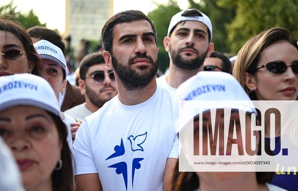 KW27 Armenia Tashir Group Head Lawsuit 8957755 04.07.2025 The son of the Russian-Armenian businessman Samvel Karapetyan, who has been arrested on June 18 for two months on charges of making public calls to seize power in Armenia, takes part in a rally to support him in central Yerevan, Armenia. The Armenian Criminal Court of Appeal ruled on to keep Karapetyan in pretrial detention for two months. Karapetyan has been supportive of the Armenian Apostolic Church amid tensions between the Church and the Armenian government. Stringer Sputnik Yerevan Armenia