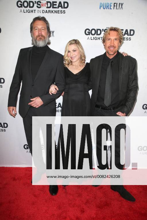 John Corbett Tatum O Neal and David A R White The Actors at The Gods Not Dead A Light in Darkness Movie Premiere on 20 03 2018 in Hollywood Los Angeles Gods Not Dead A Light in Darkness Film Premiere in Hollywood Los Angeles 2018