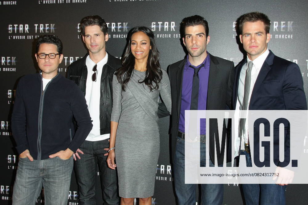 Director J J Abrams, Eric Bana, Zoe Saldana, Zachary Quinto and Chris Pine PHOTOCALL DU FILM STAR TREK A L HOTEL PARK HYATT LE 14 AVRIL 2009 PHOTOCALL OF THE MOVIE STAR TREK AT HOTEL PARK HYATT IN PARIS Paris France