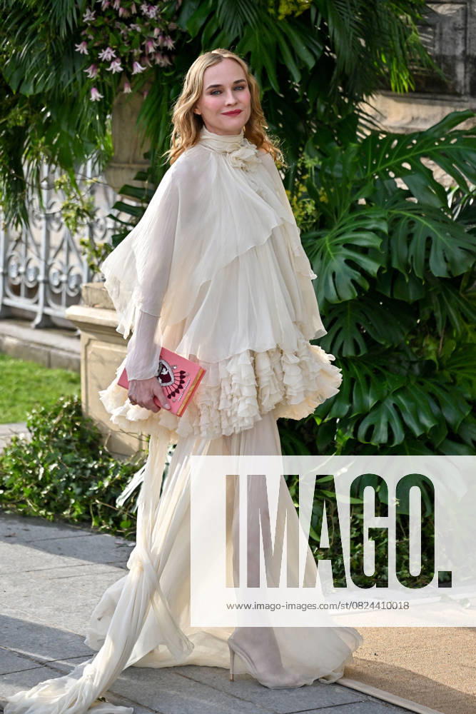 PFW Bal D Ete Outside Arrivals Diane Kruger arriving at the Bal D Ete ahead of Haute Couture Fashion Week in Paris, France on July, 6, 2025. Photo by Julien Reynaud APS-Medias ABACAPRESS.COM Paris France