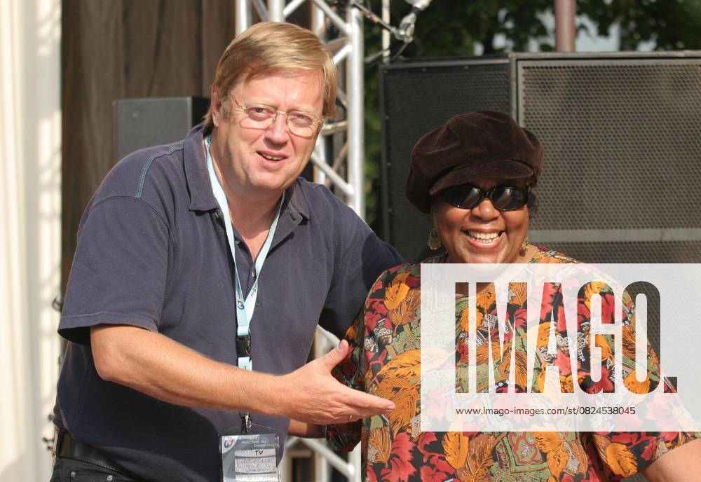 GISBERT BALTES and ROBERTA KELLY at the general rehearsal for the TV Show Klingendes NRW - a special for the World Youth Day 2005, Cologne, Germany WENN 288313