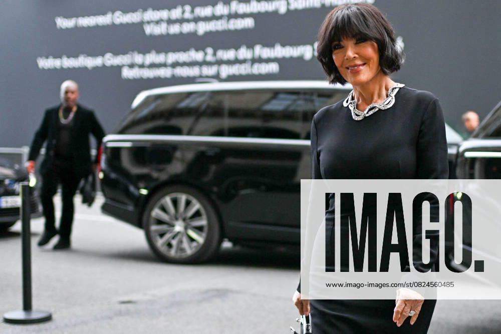 Bilder des Jahres 2025, Entertainment 07 Juli Entertainment Themen der Woche KW28 Exclusive Kris Jenner and her partner Corey Gamble arrive at Le Costes on the sidelines of Paris Fashion Week PFW , in Paris, France, on July 7, 2025 Yehiel Chekroune Bestimage Exclusive Kris Jenner and her partner Corey Gamble arrive at Le Costes on the sidelines of Paris Fashion Week PFW , in Paris, France, on July 7, 2025 Yehiel Chekroune Bestimage Paris France