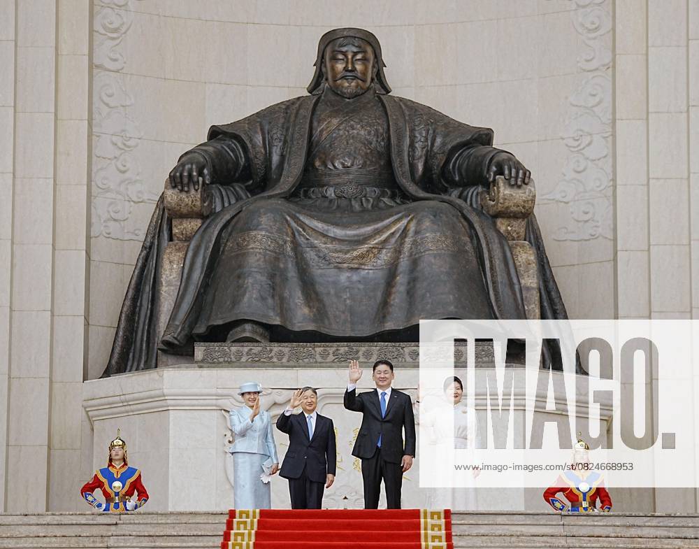 KW28 State visit of Japan s emperor, empress to Mongolia Japan s Emperor Naruhito (2nd from L) and Empress Masako, and Mongolian President Ukhnaa Khurelsukh and his wife Luvsandorjiin Bolortsetseg, wave to the crowd in front of a statue of Genghis Khan, founder of the Mongol Empire, during a welcoming ceremony at Sukhbaatar Square in Ulaanbaatar on July 8, 2025, for the imperial couple on their state visit to the country. A14AA0004709702P