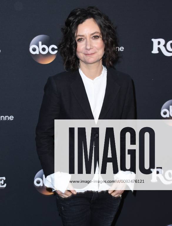 Burbank, CA, U.S. - 23 March 2018 - Burbank, California - Sara Gilbert. Roseanne Premiere Event held at Walt Disney Studios. Photo Credit: AdMedia Burbank U.S. - ZUMAa123 20180323_zaa_a123_068