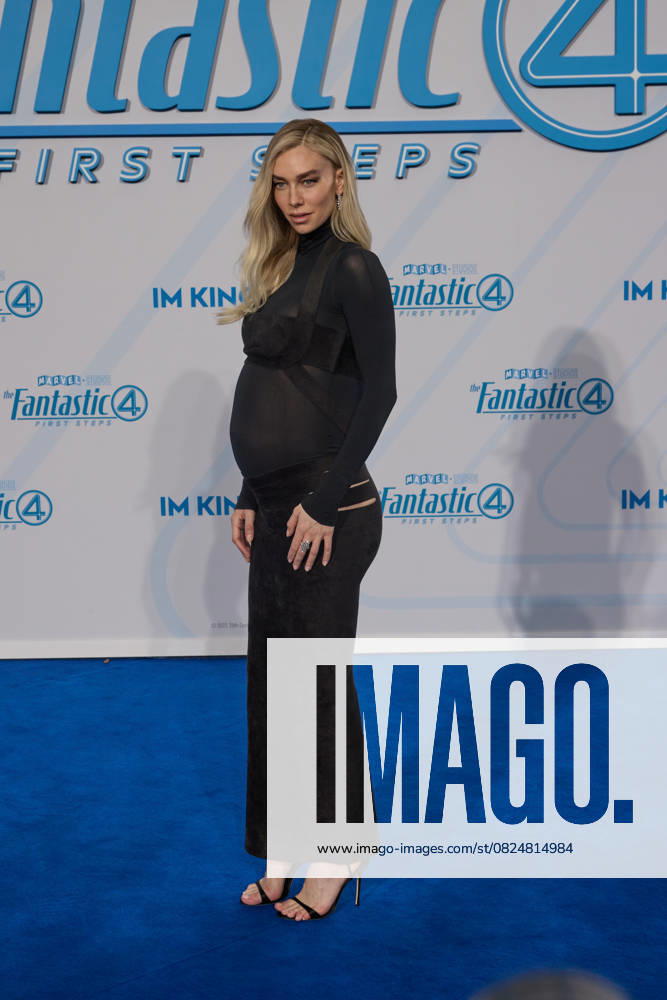 Vanessa Kirby pregnant Fan Event THE FANTASTIC FOUR FIRST STEPS at the Center in Berlin on 08 07 2025 Fan Event The Fantastic Four