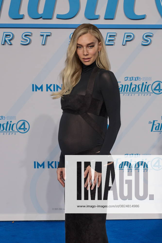 Vanessa Kirby pregnant Fan Event THE FANTASTIC FOUR FIRST STEPS at the Center in Berlin on 08 07 2025 Fan Event The Fantastic Four
