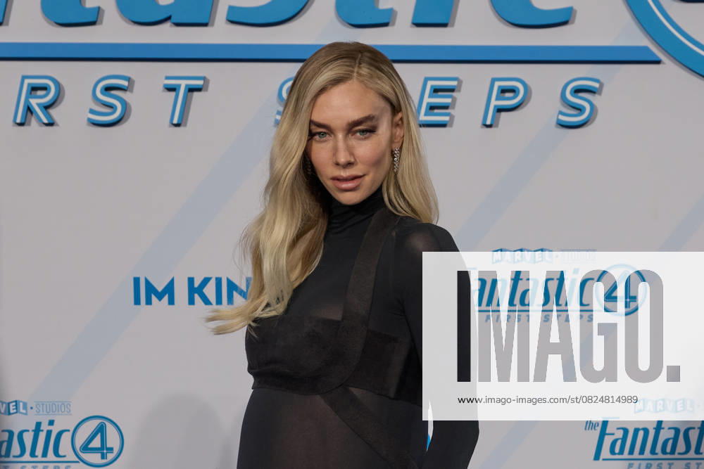 Vanessa Kirby pregnant Fan Event THE FANTASTIC FOUR FIRST STEPS at the Center in Berlin on 08 07 2025 Fan Event The Fantastic Four